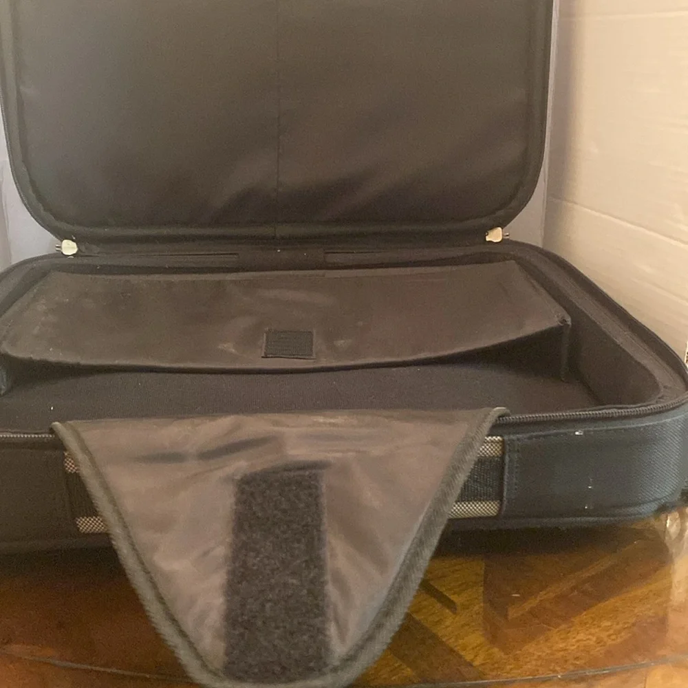 DELL LABTOP CARRYING CASE